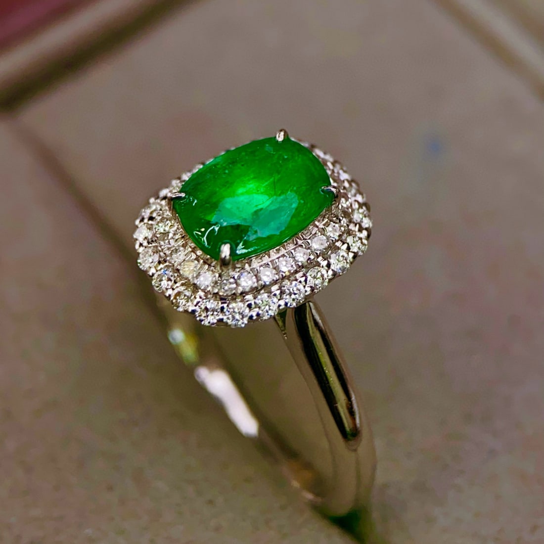 14k Gold 1.45 Ctw Vivid Green Natural Emerald & Diamond Ring - 4