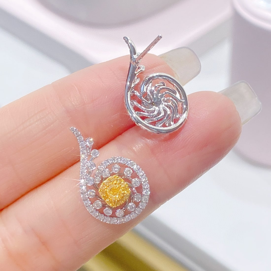 14k Gold 1.03 Ctw Natural Yellow Diamond & Diamond Earrings - 3