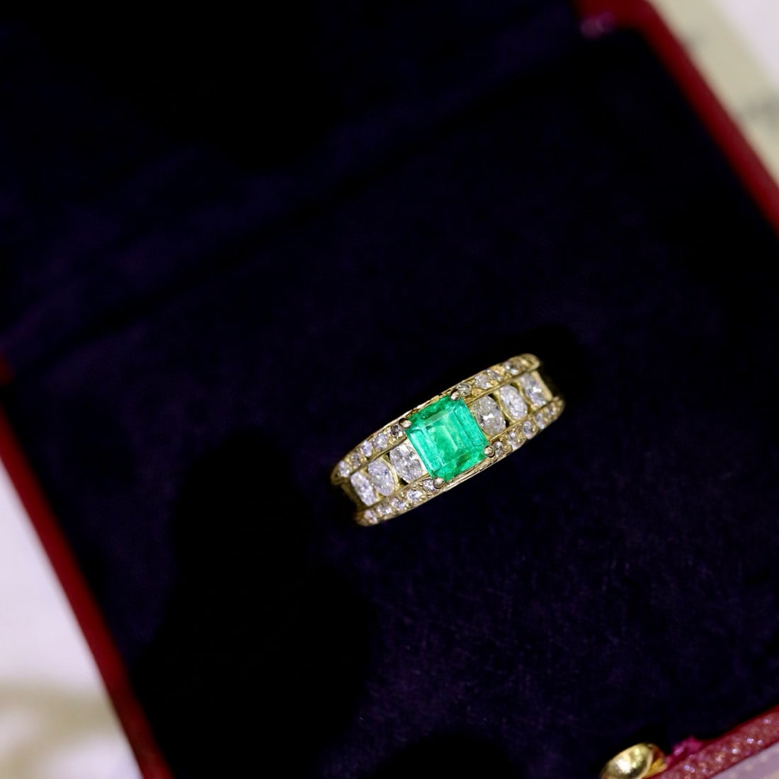 14k Gold 1.09 Ctw Natural Emerald & Diamond Ring (1 of 8)