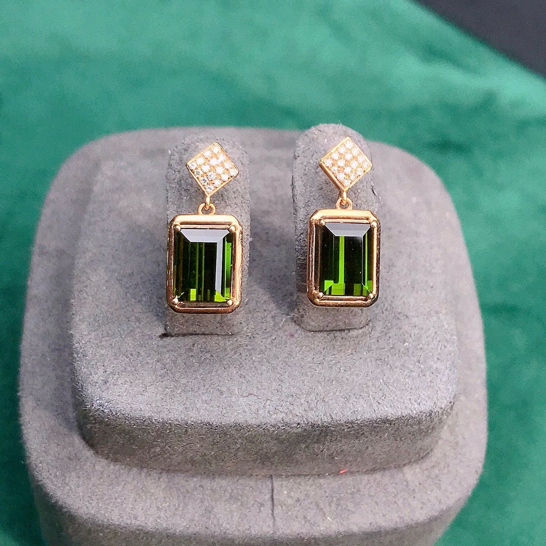 14k Gold 2.7 Ct Natural Tourmaline & Diamond Earrings: Ref:230942127 // gold content:14k gold // main gemstone:tourmaline // shape:rectangle // carat weight:2. 7ct // color:green // treatment:natural // // adjacent gemstone 2 : diamond // number of stones