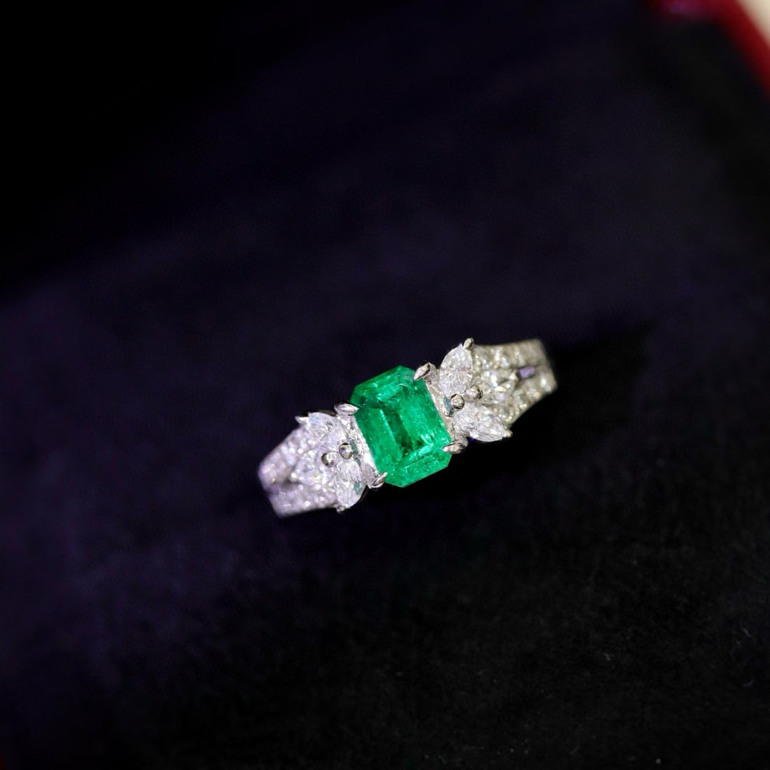 14k Gold 1.17 Ctw Vivid Green Natural Emerald & Diamond Ring (1 of 7)