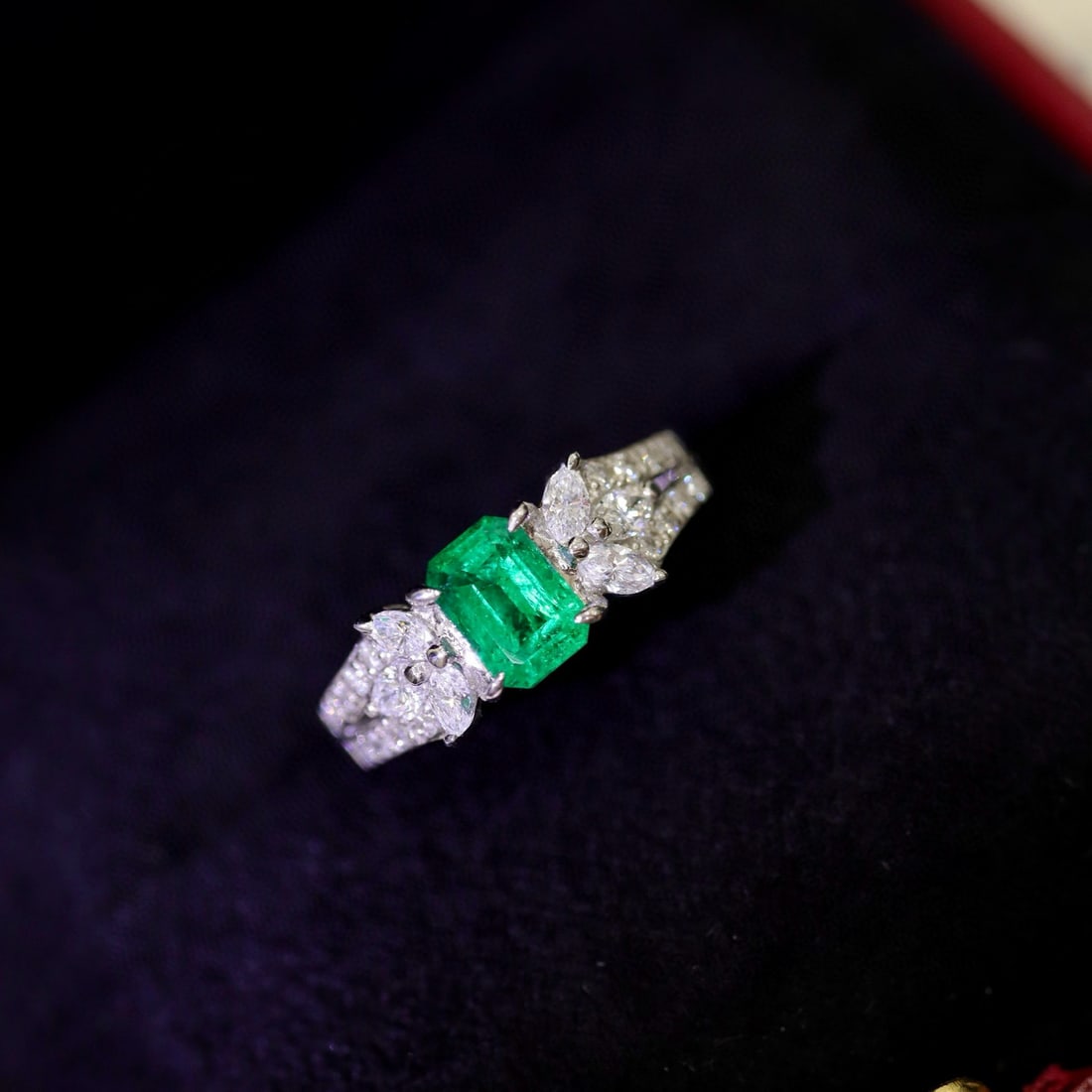 14k Gold 1.17 Ctw Vivid Green Natural Emerald & Diamond Ring - 6