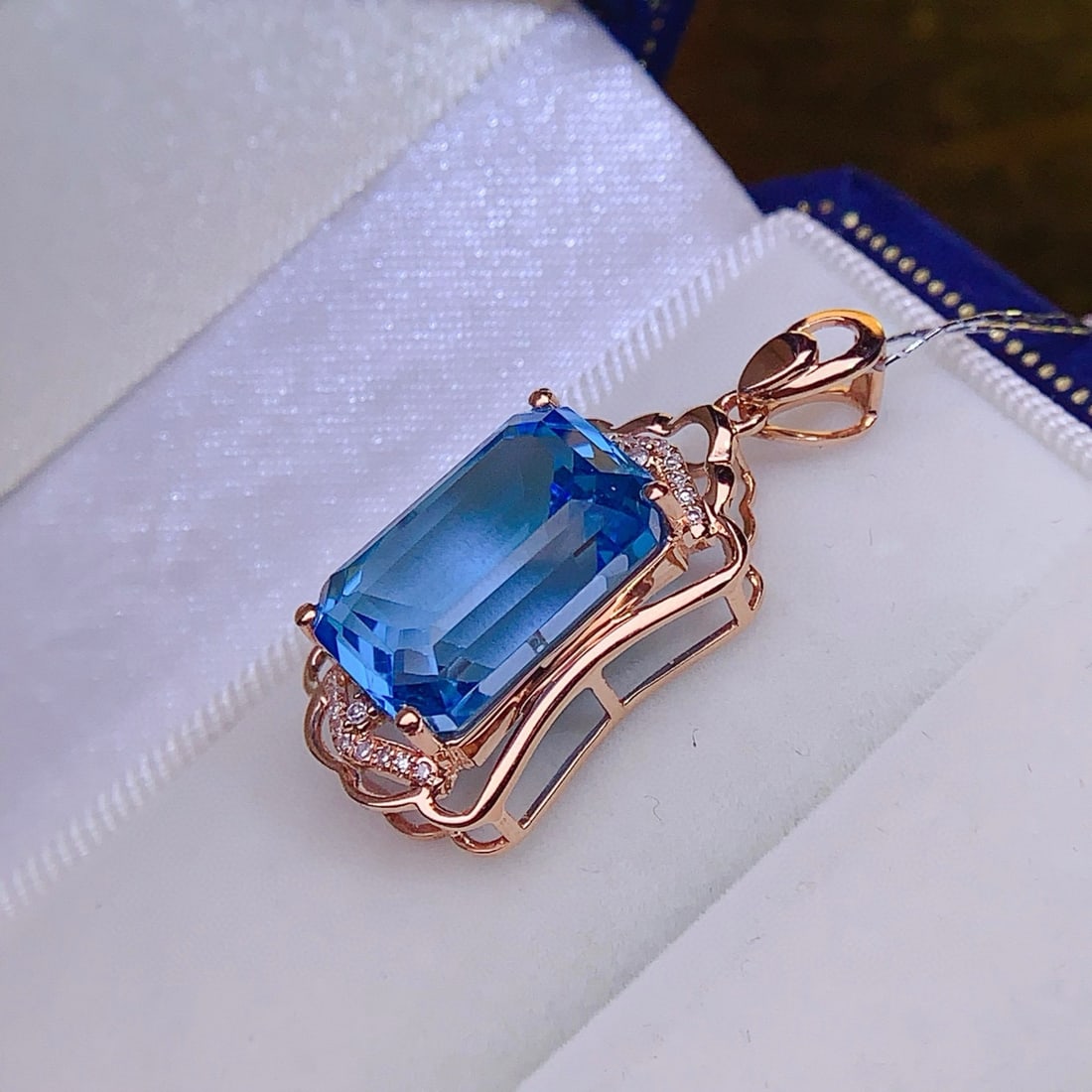 14k Gold 9.81 Ctw Natural Topaz & Diamond Pendant( Without Chain ) - 3