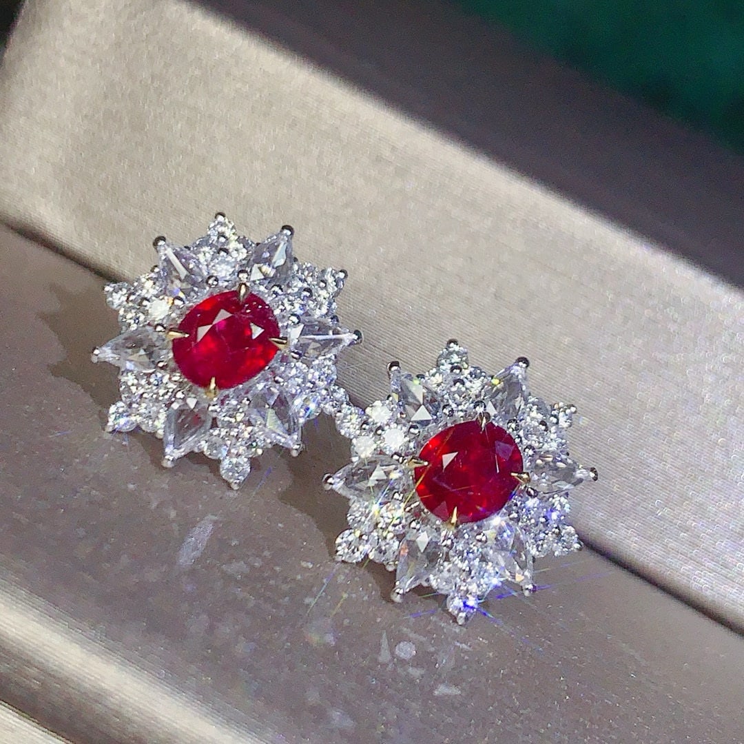 14k Gold 2.23 Ctw Natural Ruby & Diamond Earrings: Ref:230942164 // gold content:14k gold // main gemstone:ruby // shape:oval // carat weight:1. 04ct // color:pigeonblood red // treatment:natural // // adjacent gemstone 2 : diamond //