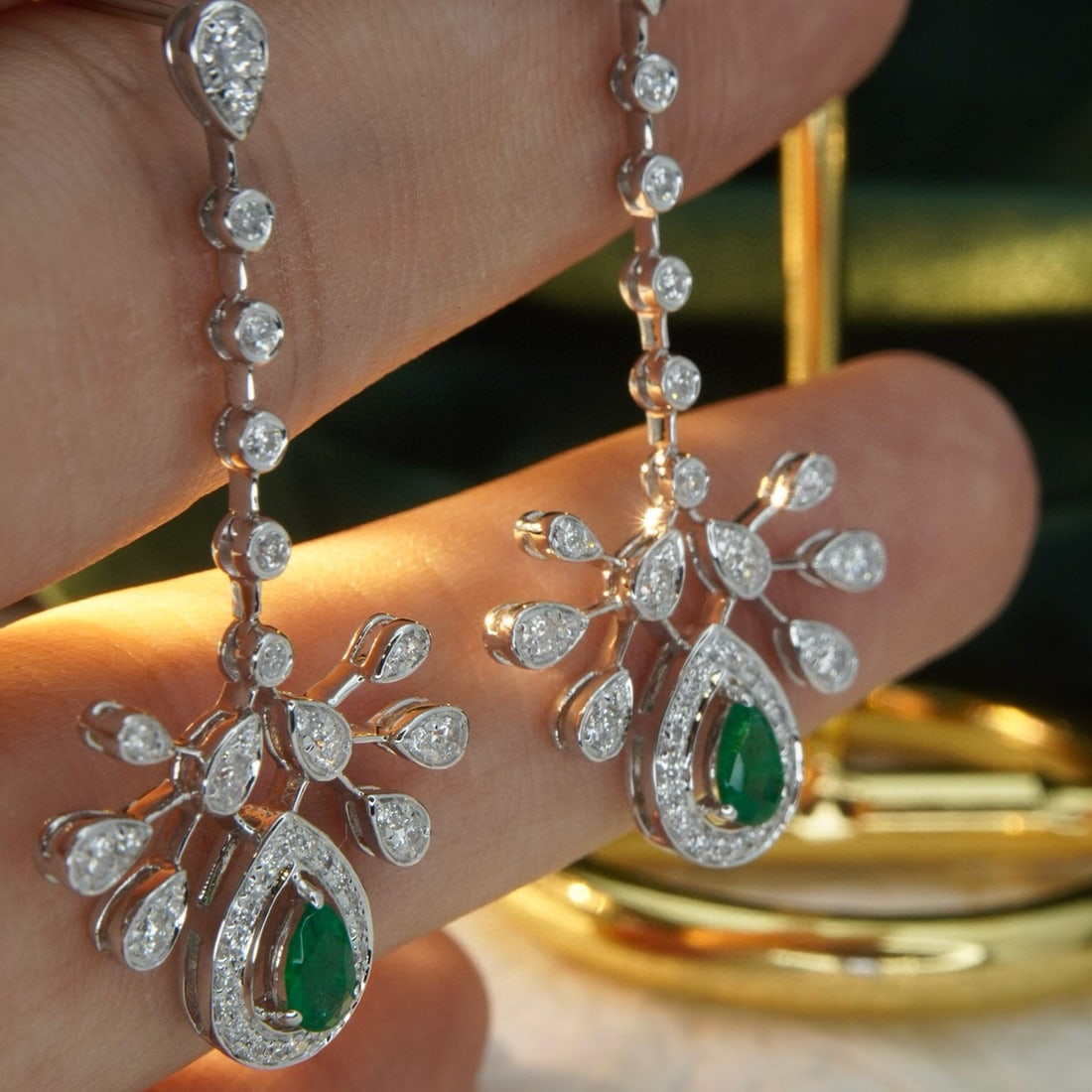 14k Gold 1.04 Ctw Vivid Green Natural Emerald & Diamond Earrings - 5