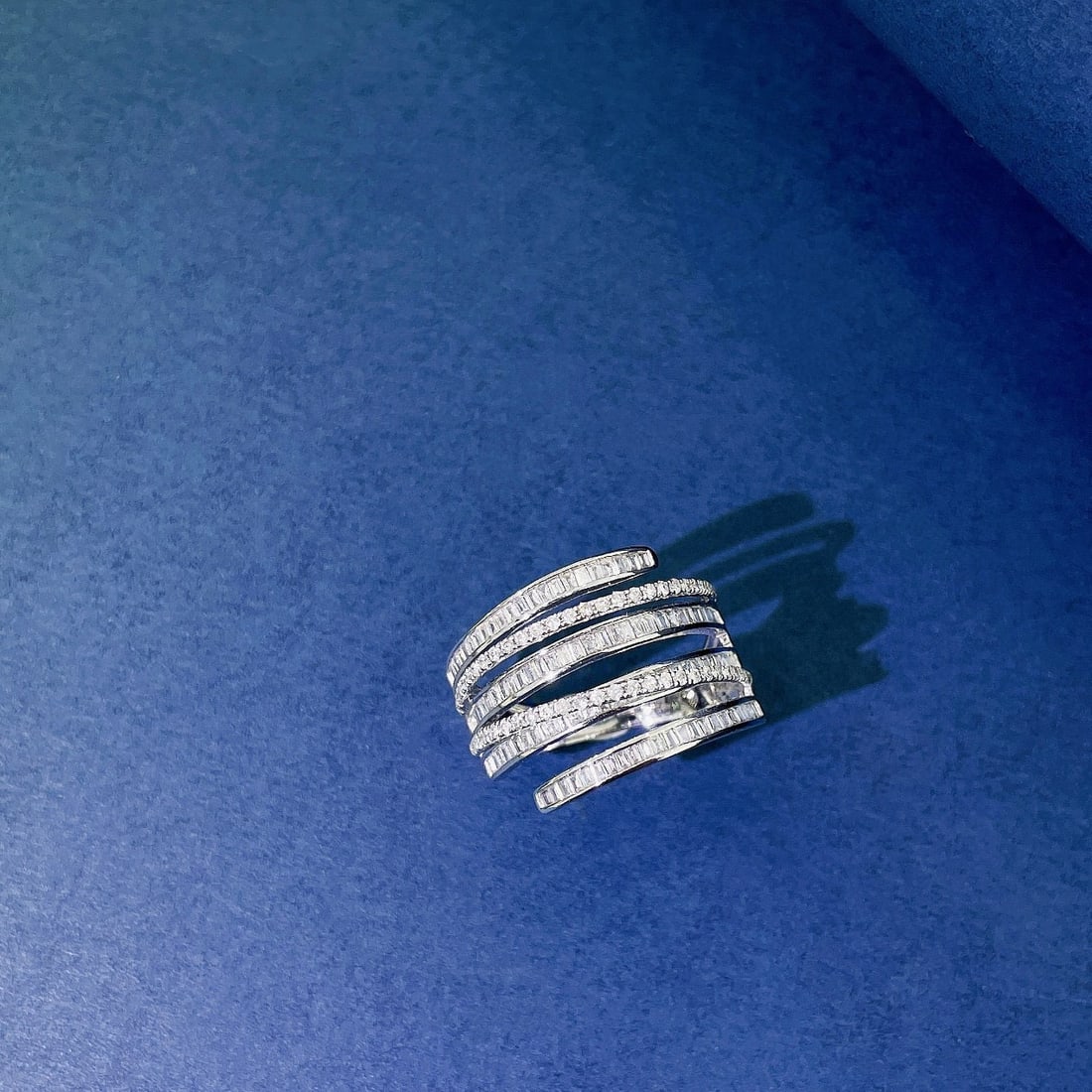 14k Gold 0.74 Ctw Natural H Diamond Ring: Ref:230942170 // gold content:14k gold // ring size:7. 25us // // main gemstone:diamond // shape:baguette // carat weight:0. 52ct // clarity grade:vs-si // color:h // treatment:natural // //