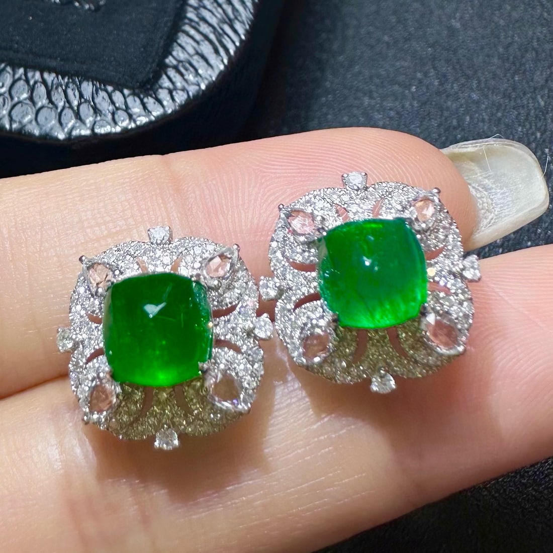 14k Gold 3.98 Ctw Vivid Green Natural Emerald & Diamond Earrings - 3