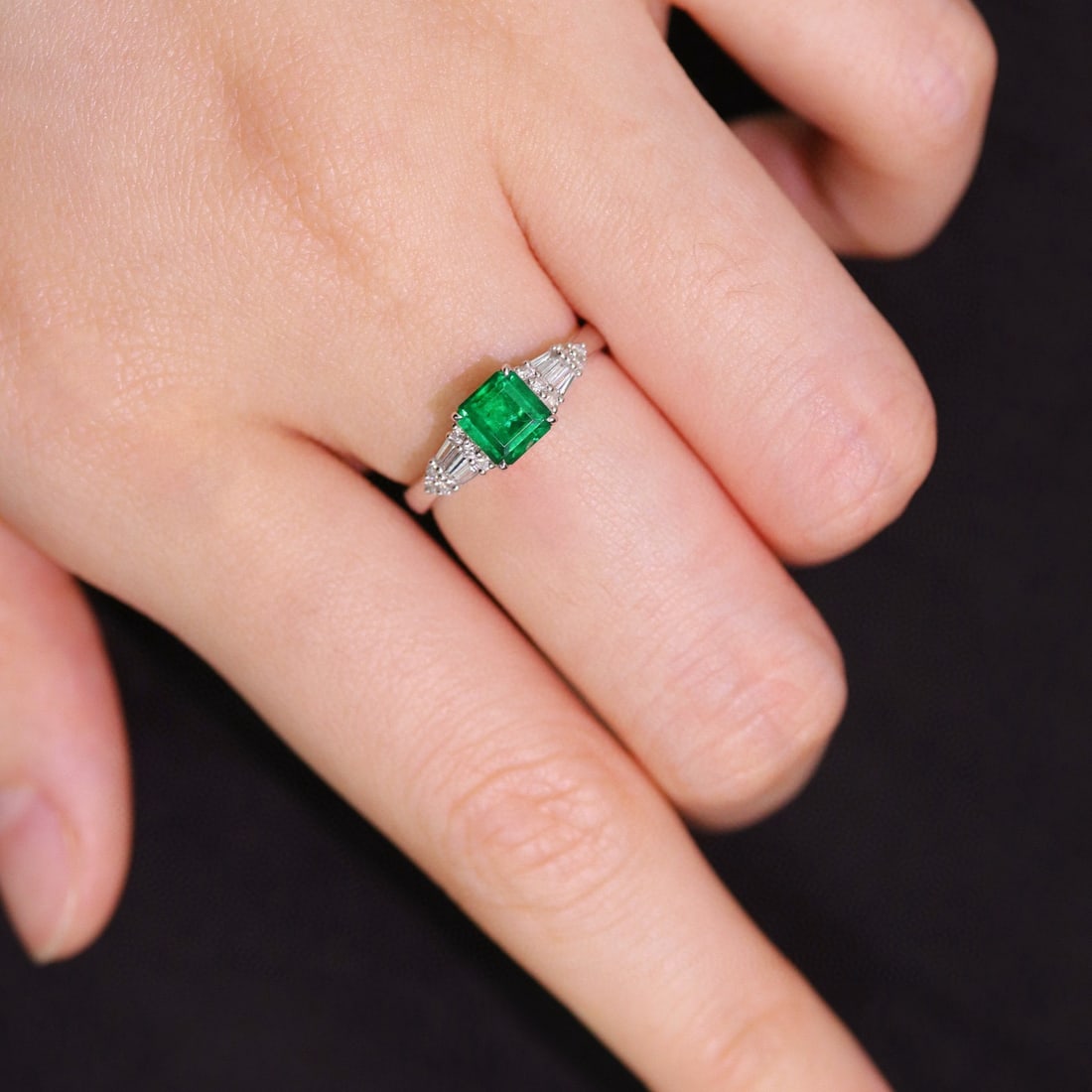 14k Gold 1.19 Ctw Vivid Green Natural Emerald & Diamond Ring - 5