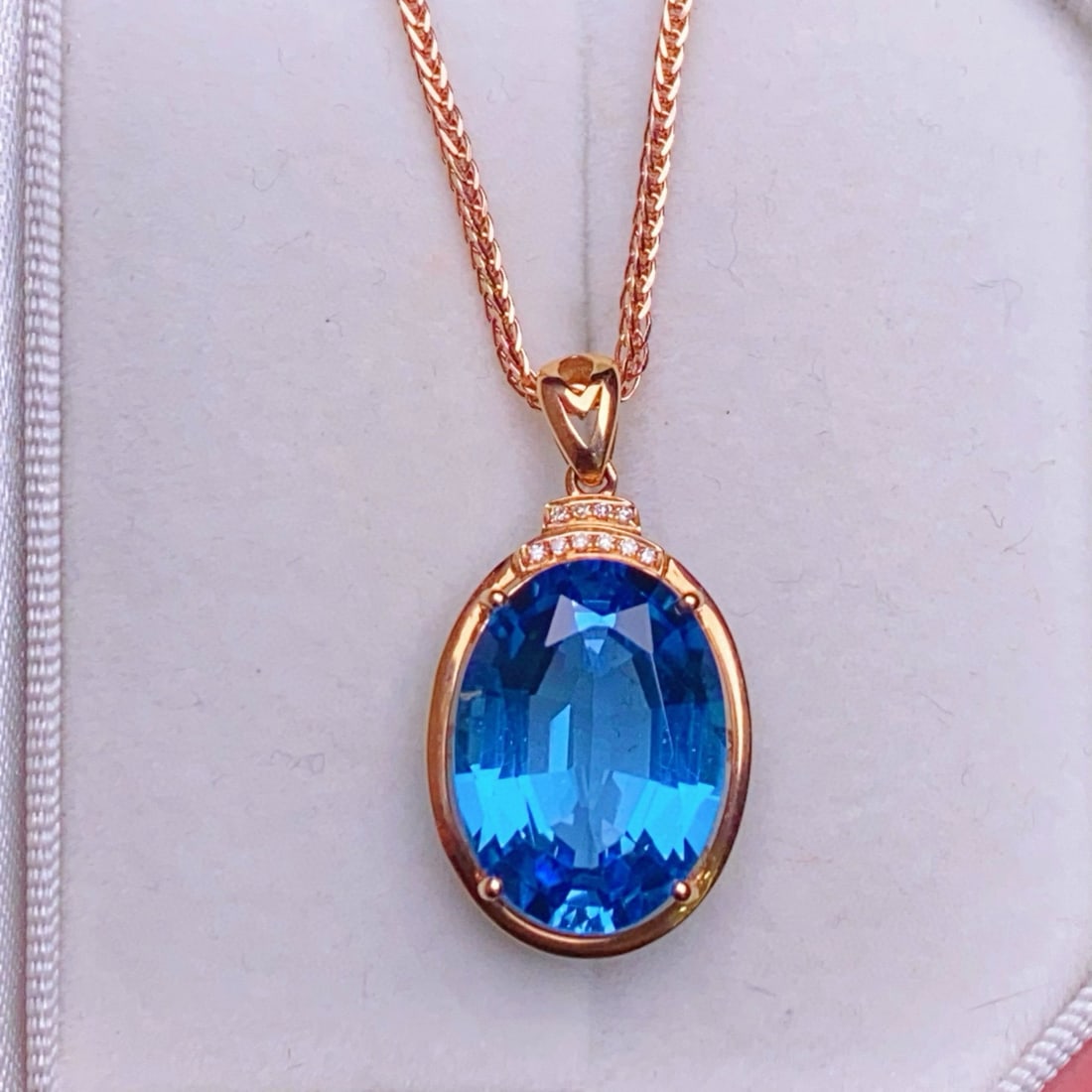 14k Gold 9.63 Ctw Natural Topaz & Diamond Pendant( Without Chain ): Ref:230942195 // gold content:14k gold // main gemstone:topaz // shape:oval // carat weight:9. 6ct // color:blue // treatment:natural // // adjacent gemstone 2 : diamond // number of stones:10 // shap