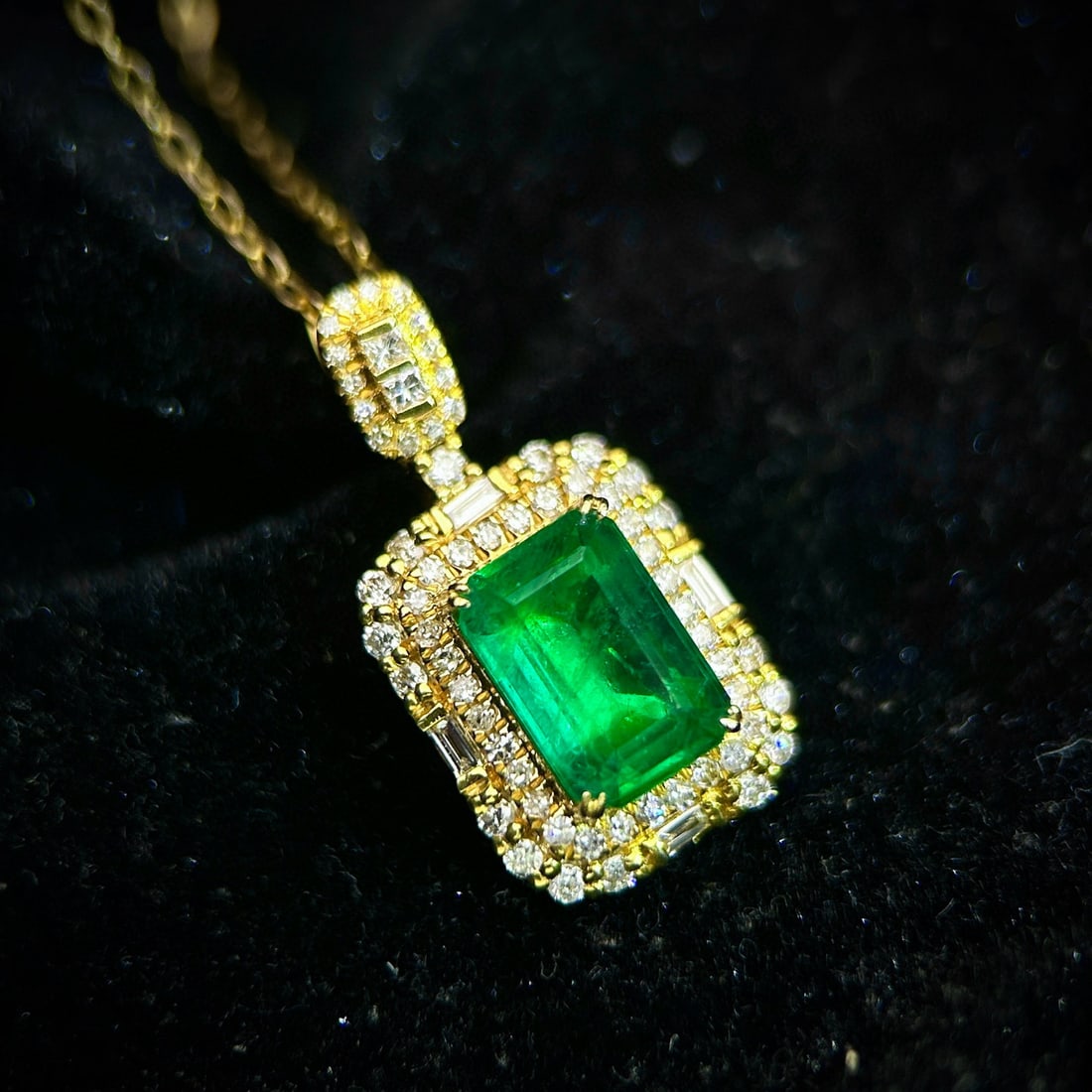 14k Gold 2.21 Ctw Vivid Green Natural Emerald & Diamond Pendant( Without Chain ) - 6