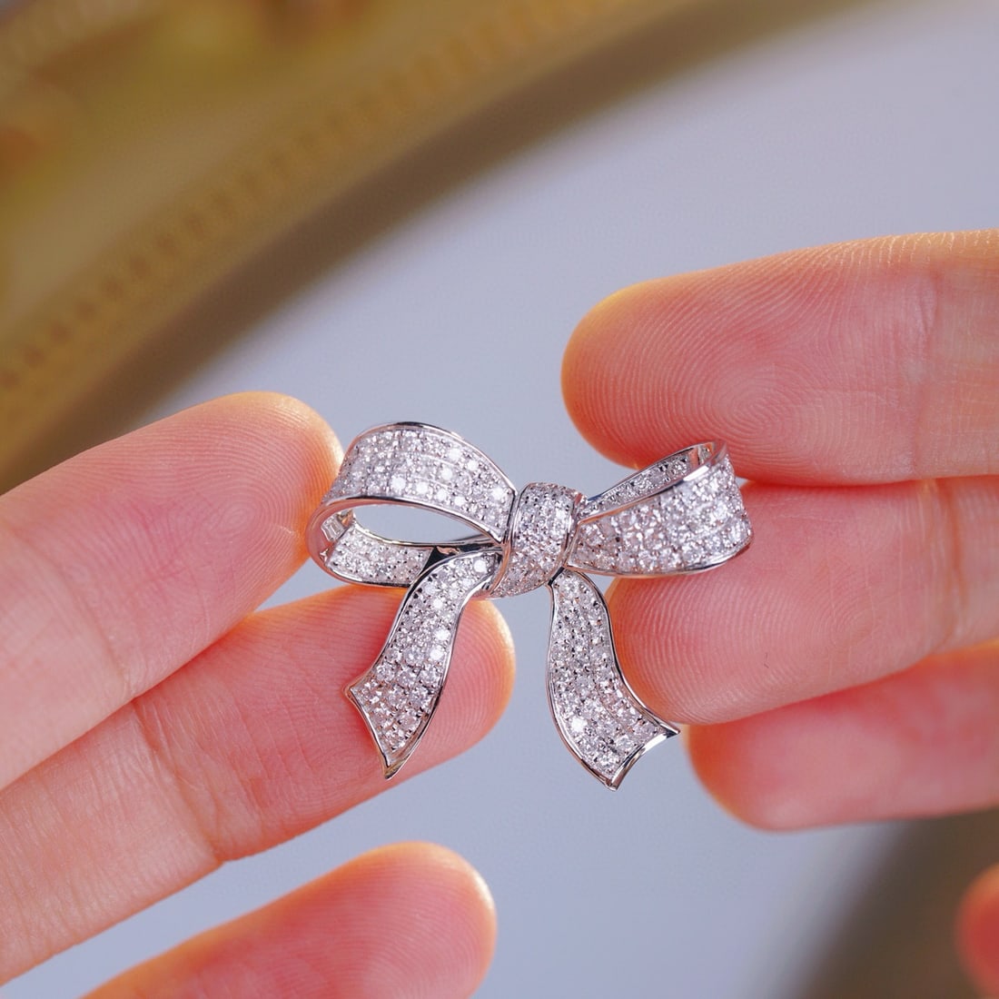 14k Gold 1.05 Ct Natural H Diamond Brooch - 8