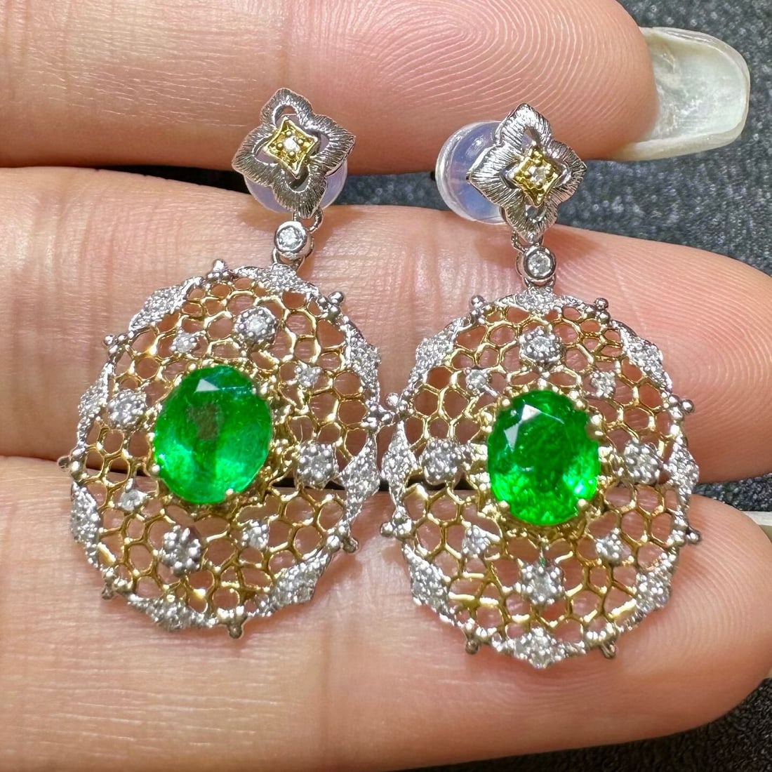 14k Gold 1.75 Ctw Vivid Green Natural Emerald & Diamond Earrings: Ref:230942216 // gold content:14k gold // main gemstone:emerald // shape:oval // carat weight:1. 43ct // color:vivid green // treatment:natural // // adjacent gemstone 2 : diamond // shape:round // ca