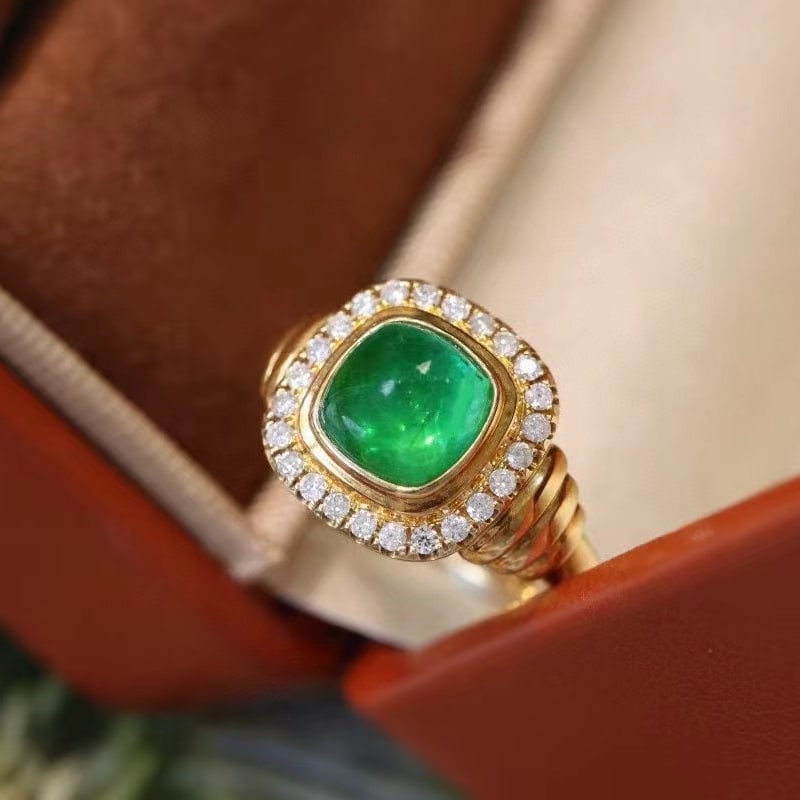 14k Gold 2.4 Ctw Vivid Green Natural Emerald & Diamond Ring - 3