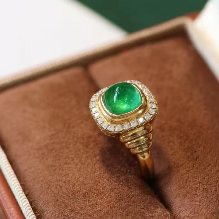 14k Gold 2.4 Ctw Vivid Green Natural Emerald & Diamond Ring - 4