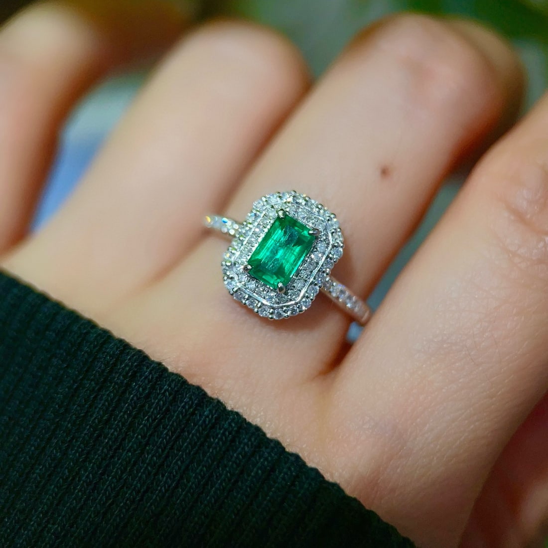 14k Gold 1.48 Ctw Vivid Green Natural Emerald & Diamond Ring - 4