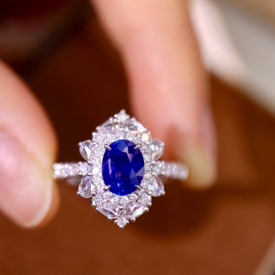 14k Gold 1.90 Ctw Vivid Blue Natural Sapphire & Diamond Ring - 4