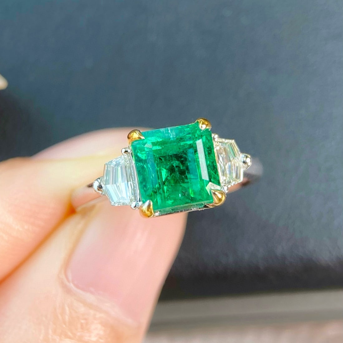 14k Gold 3.38 Ctw Vivid Green Natural Emerald & Diamond Ring (1 of 5)