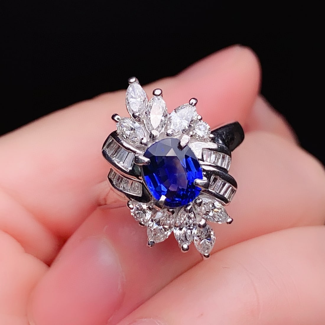 14k Gold 2.22 Ctw Vivid Blue Natural Sapphire & Diamond Ring - 3