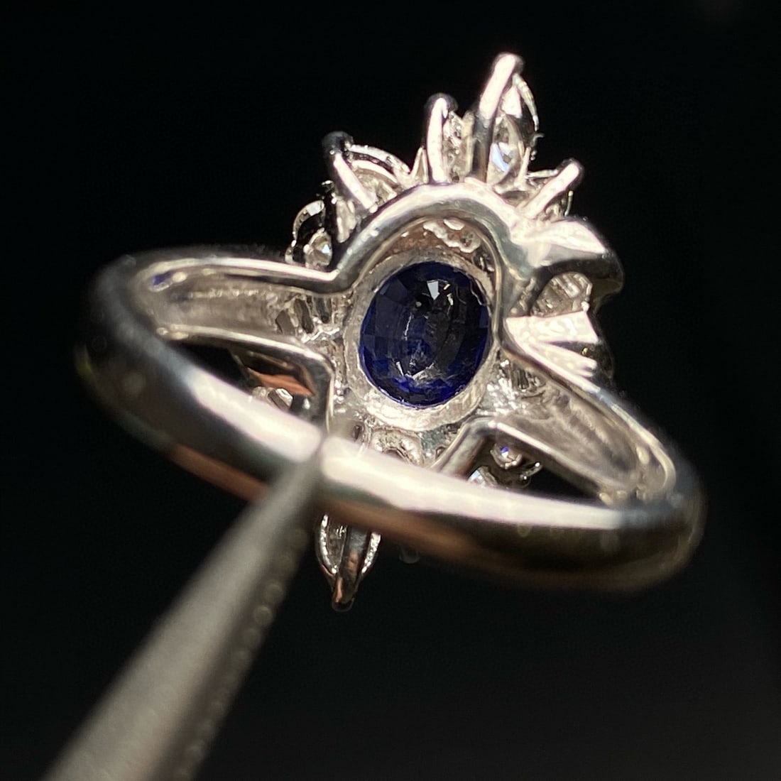 14k Gold 2.22 Ctw Vivid Blue Natural Sapphire & Diamond Ring - 6