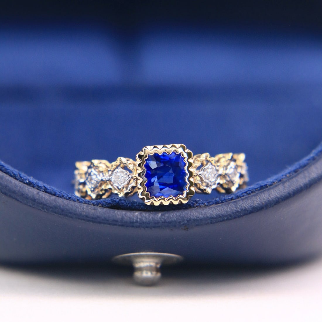 14k Gold 1.10 Ctw Vivid Blue Natural Sapphire & Diamond Ring: Ref:230942280 // gold content:14k gold // ring size:7. 25us // // main gemstone:sapphire // shape:cushion // carat weight:1. 04ct // color:vivid blue // treatment:natural // // adjacent gemstone 2