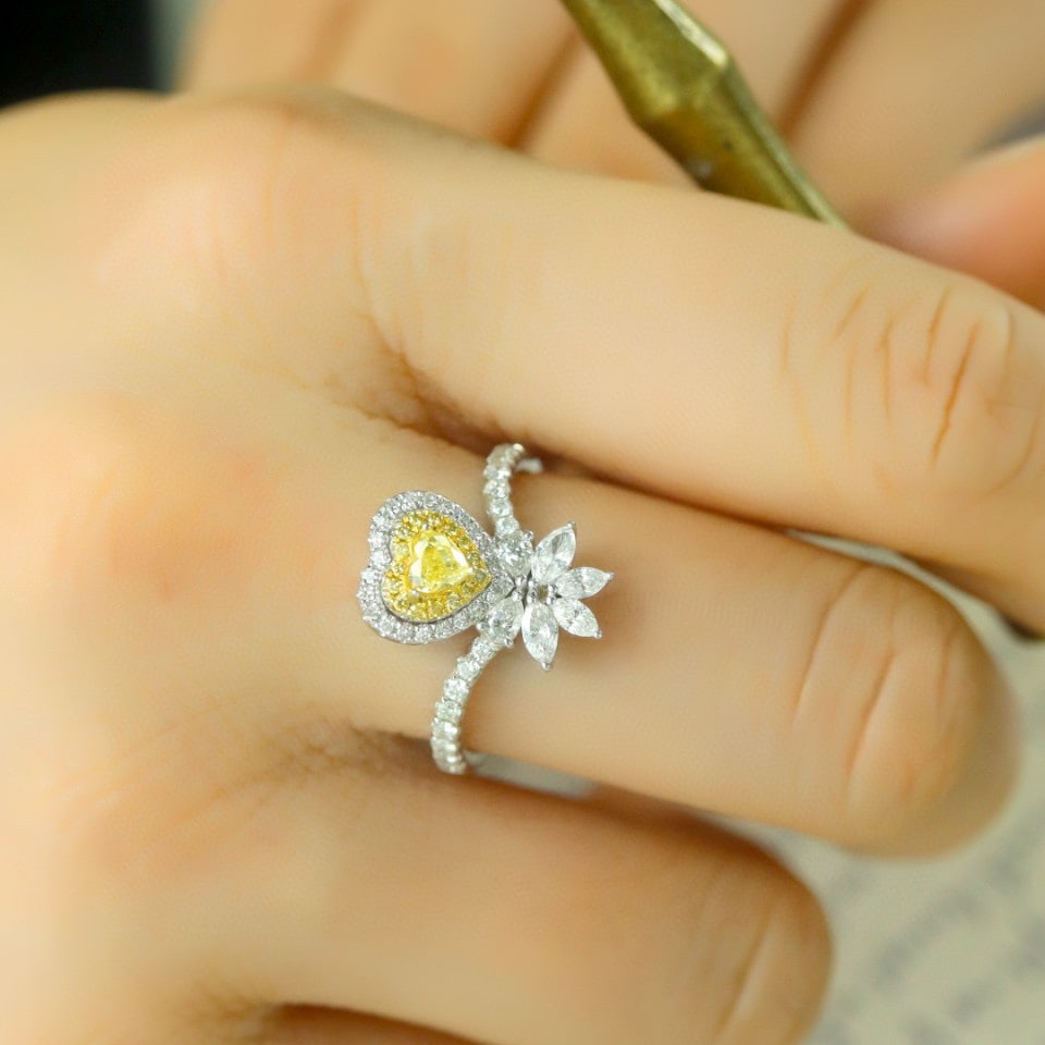 14k Gold 0.86 Ctw Natural Yellow Diamond & Diamond Ring - 5