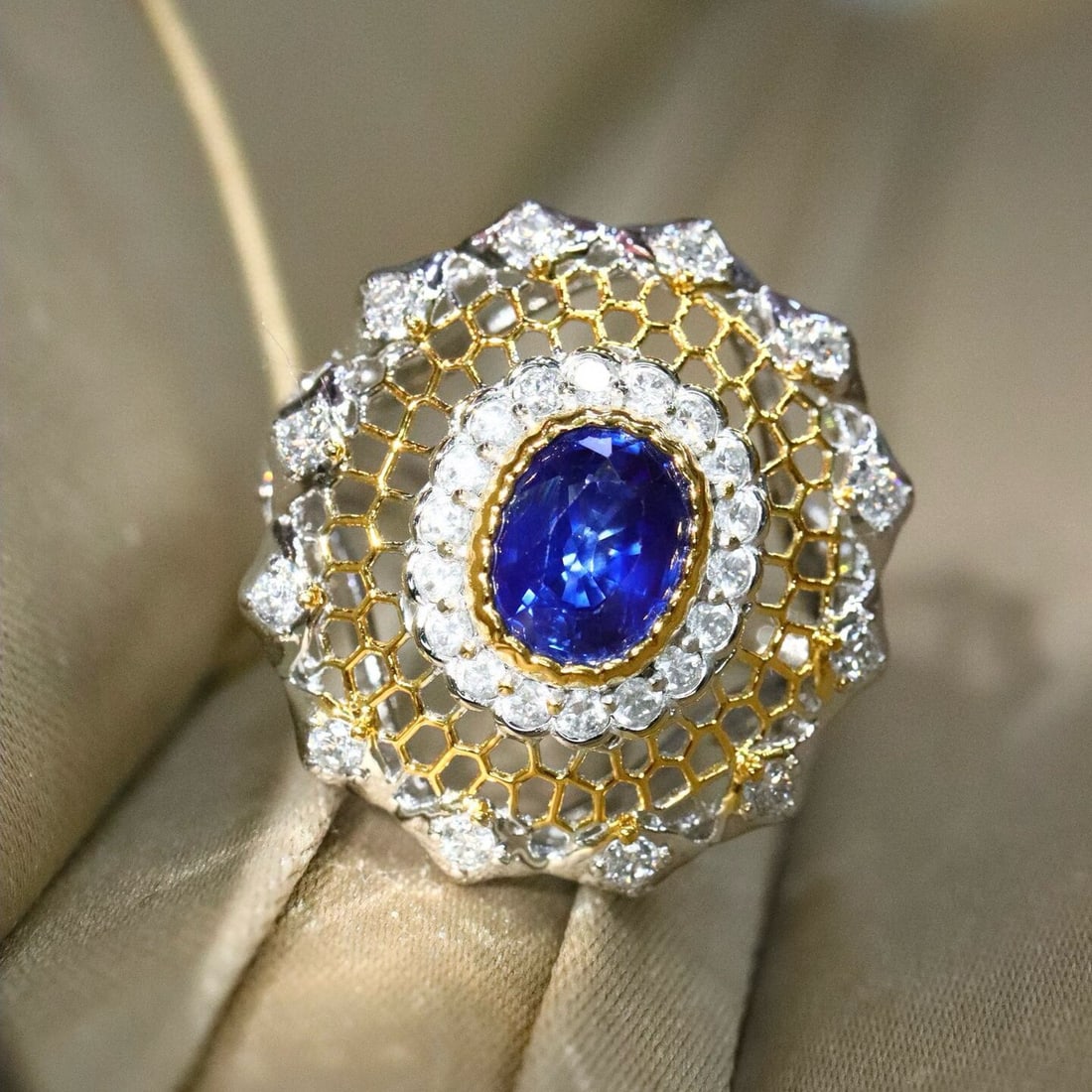 14k Gold 1.64 Ctw Vivid Blue Natural Sapphire & Lab Grown Diamond Ring - 3