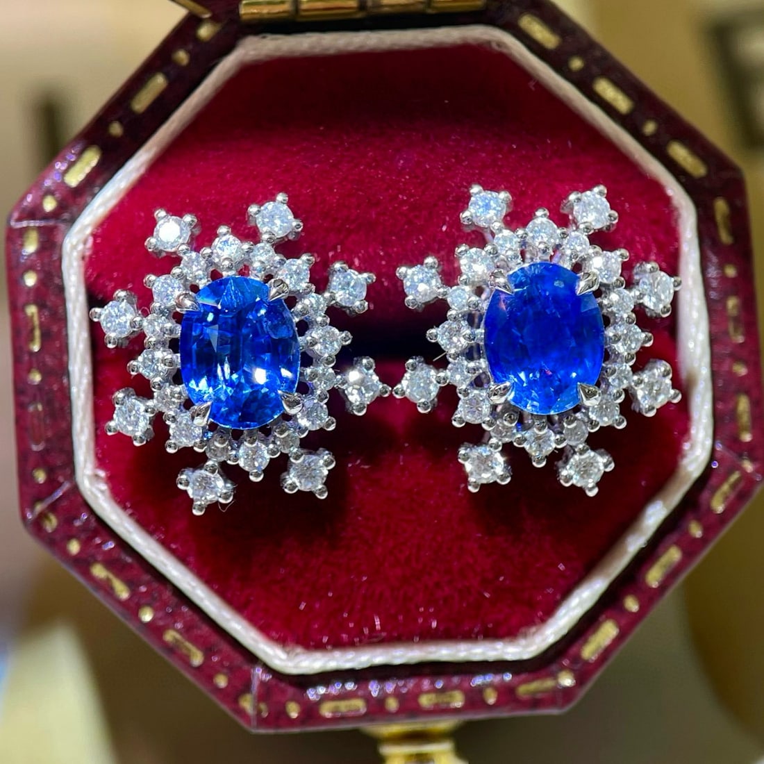 14k Gold 1.75 Ctw Natural Sapphire & Diamond Earrings: Ref:230942347 // gold content:14k gold // main gemstone:sapphire // shape:oval // carat weight:1. 35ct // color:cornflower blue // treatment:natural // // adjacent gemstone 2 : diamond // shape:round