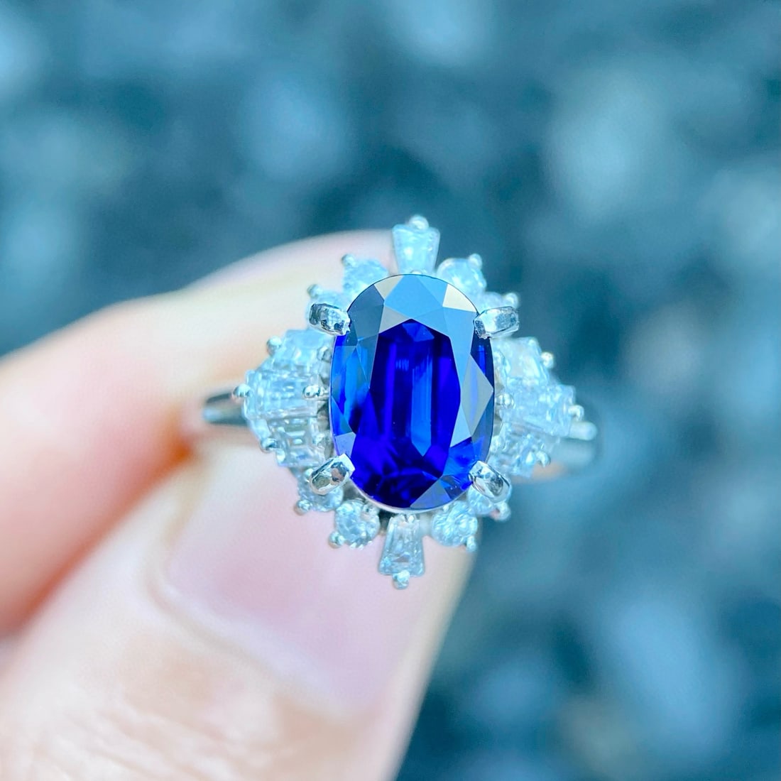 14k Gold 2.30 Ctw Natural Sapphire & Diamond Ring: Ref:230942353 // gold content:14k gold // ring size:7. 25us // // main gemstone:sapphire // shape:oval // carat weight:1. 74ct // color:royal blue // treatment:natural // // adjacent gemstone 2 : diam