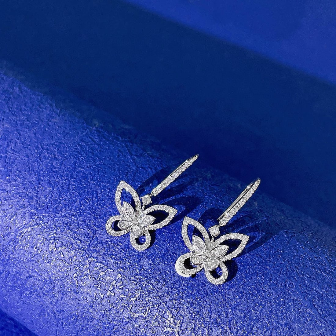 14k Gold 0.42 Ct Natural H Diamond & Butterfly Earrings: Ref:230942363 // gold content:14k gold // main gemstone:diamond // shape:round // carat weight:0. 42ct // clarity grade:vs-si // color:h // treatment:natural // cut grade:g // Condition: New Low Esti