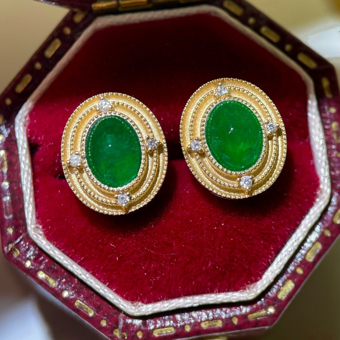 14k Gold 1.08 Ctw Vivid Green Natural Emerald & Diamond Earrings (1 of 5)