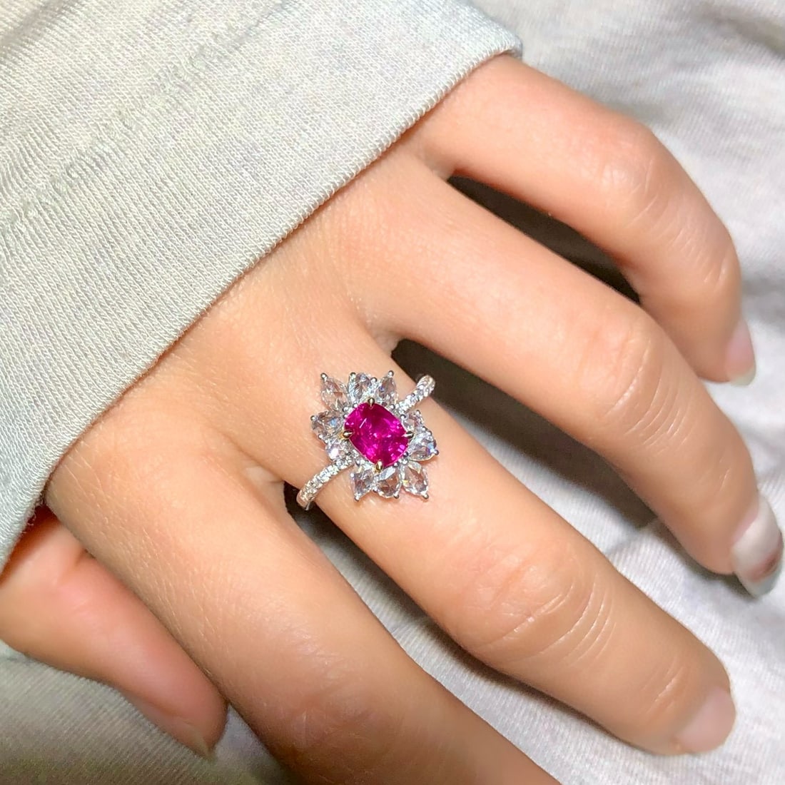 14k Gold 1.80 Ctw Natural Ruby & Diamond Ring - 6