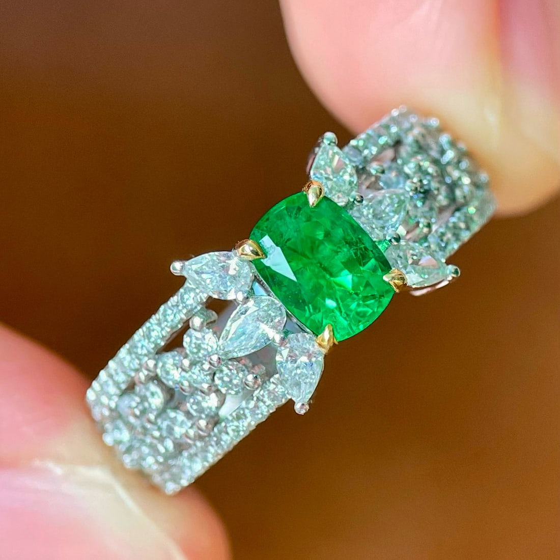 14k Gold 1.45 Ctw Vivid Green Natural Emerald & Diamond Ring: Ref:230942377 // gold content:14k gold // ring size:7. 25us // // main gemstone:emerald // shape:cushion // carat weight:0. 64ct // color:vivid green // treatment:natural // // adjacent gemstone 2 : d