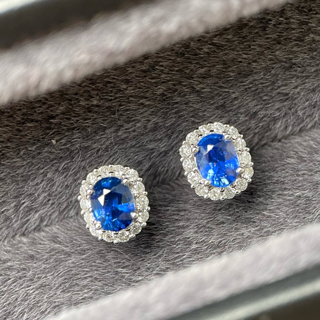 14k Gold 1.57 Ctw Vivid Blue Natural Sapphire & Diamond Earrings - 3