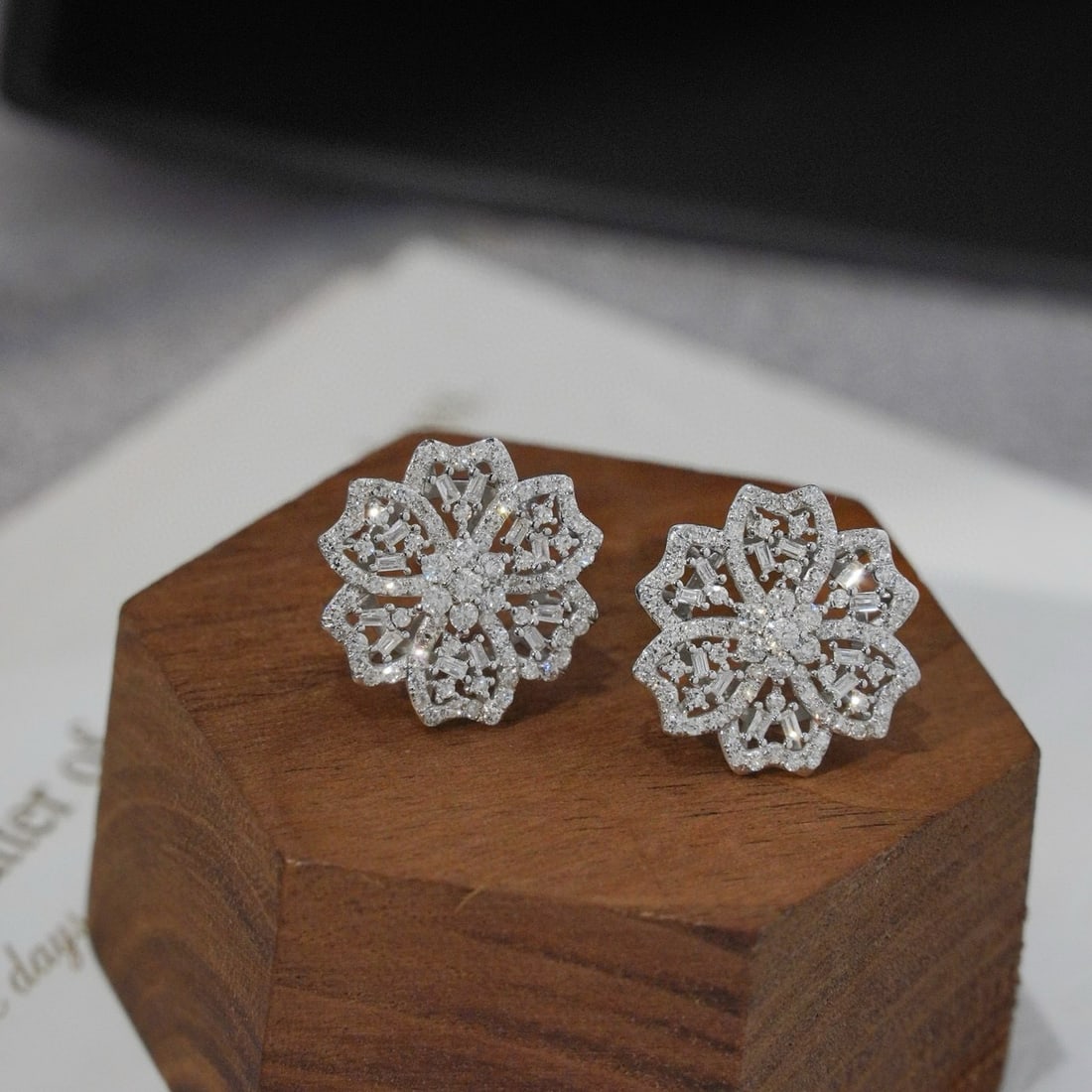 14k Gold 0.9 Ct Natural H Diamond & Flowers Earrings - 3