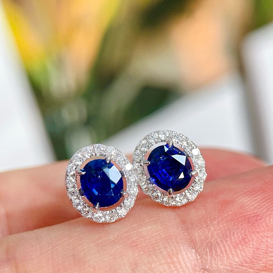 14k Gold 1.66 Ctw Natural Sapphire & Diamond Earrings: Ref:230942402 // gold content:14k gold // main gemstone:sapphire // shape:oval // carat weight:1. 32ct // color:royal blue // treatment:natural // // adjacent gemstone 2 : diamond // shape:round // ca