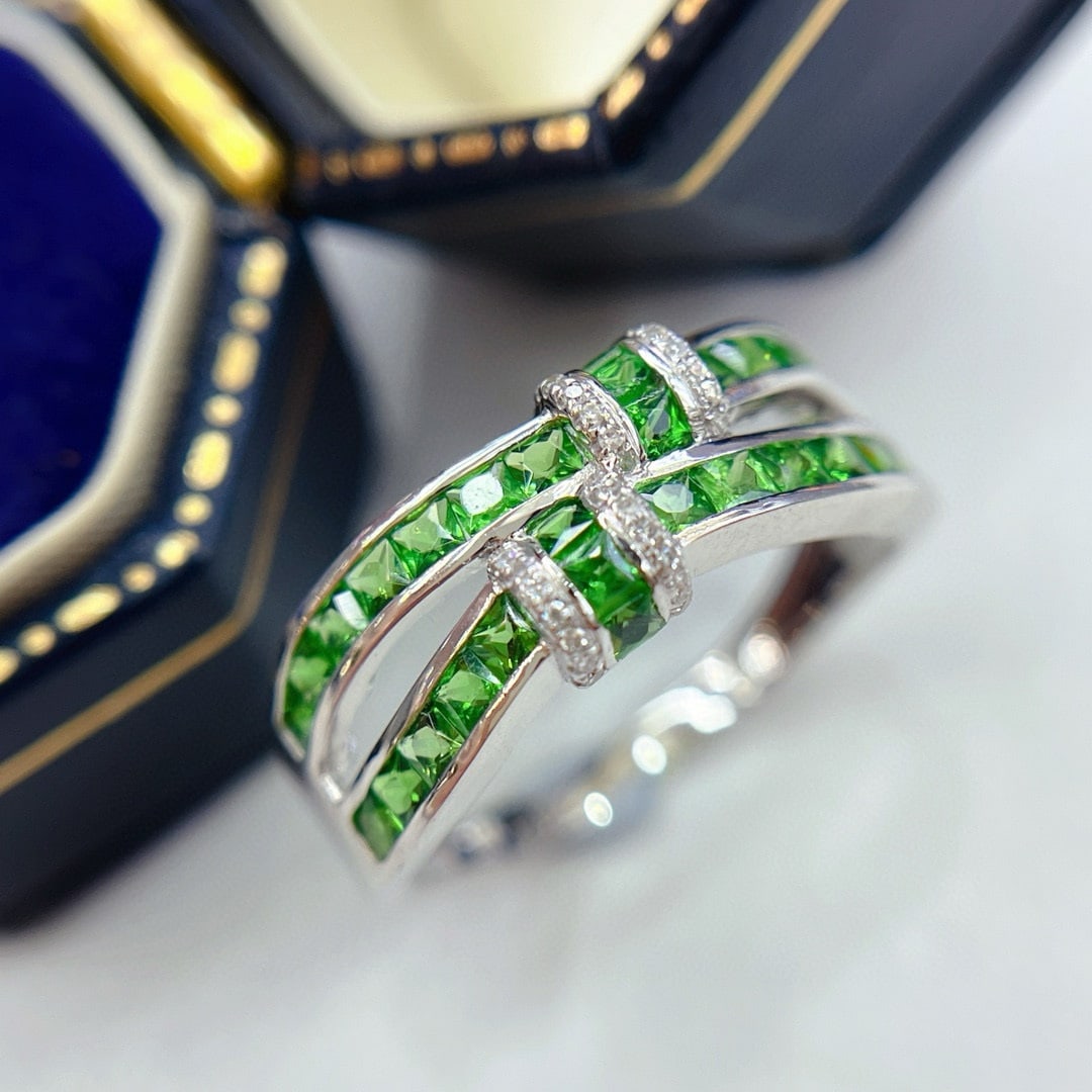 14k Gold 1.50 Ct Natural Tsavorite & Diamond Ring - 3