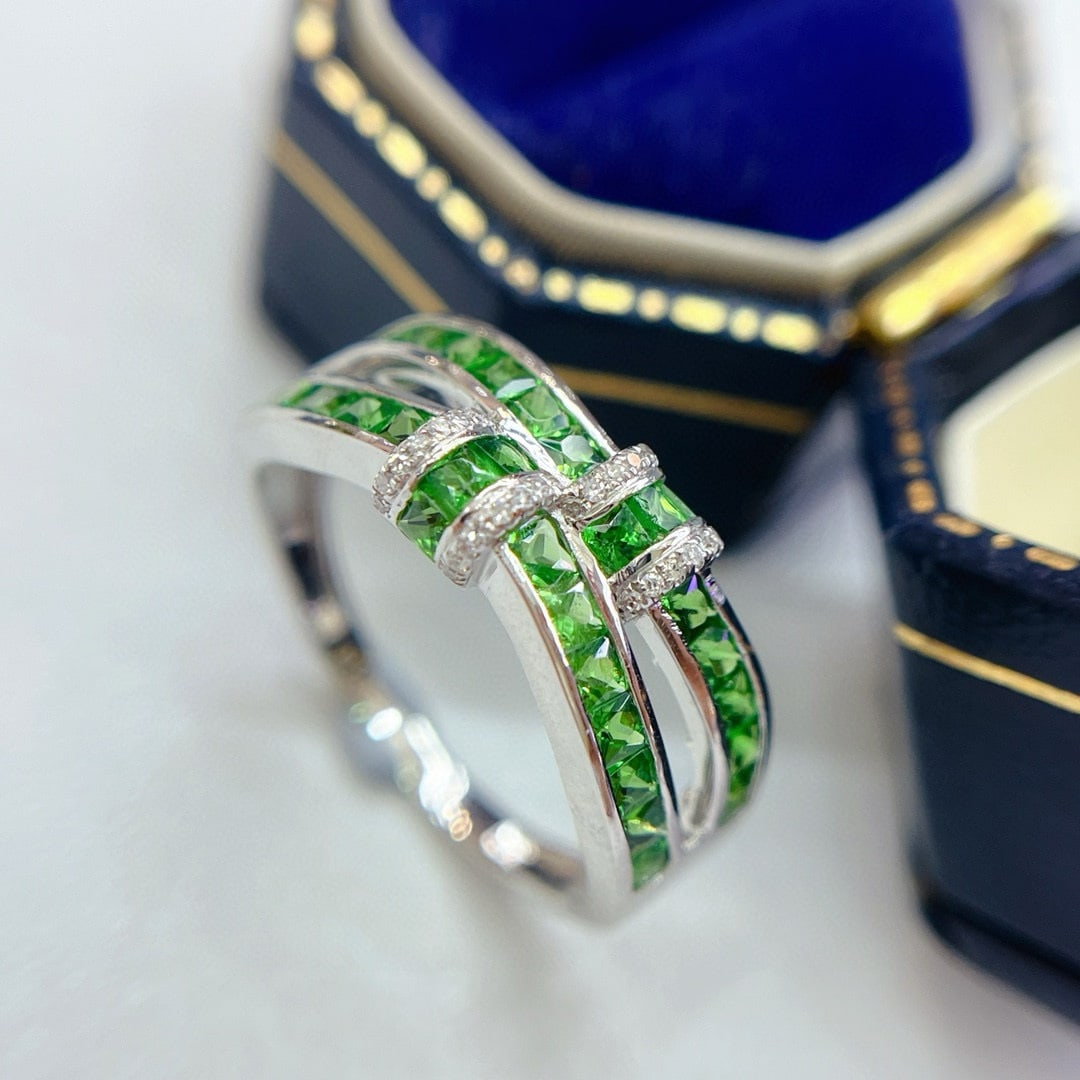 14k Gold 1.50 Ct Natural Tsavorite & Diamond Ring - 4