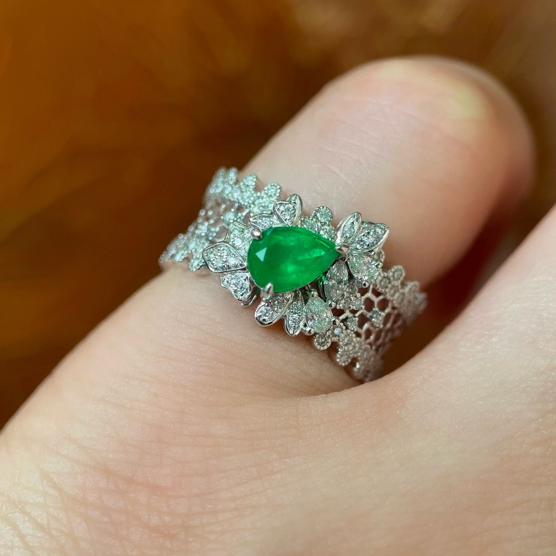 14k Gold 1.19 Ctw Vivid Green Natural Emerald & Diamond Ring - 4