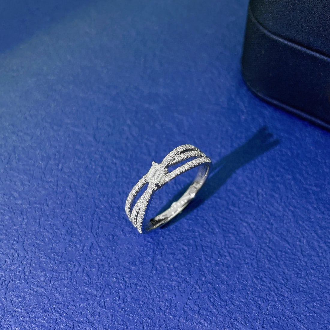 14k Gold 0.41 Ctw Natural H Diamond Ring: Ref:230942432 // gold content:14k gold // ring size:7. 25us // // main gemstone:diamond // shape:emerald // carat weight:0. 18ct // clarity grade:vs-si // color:h // treatment:natural // //