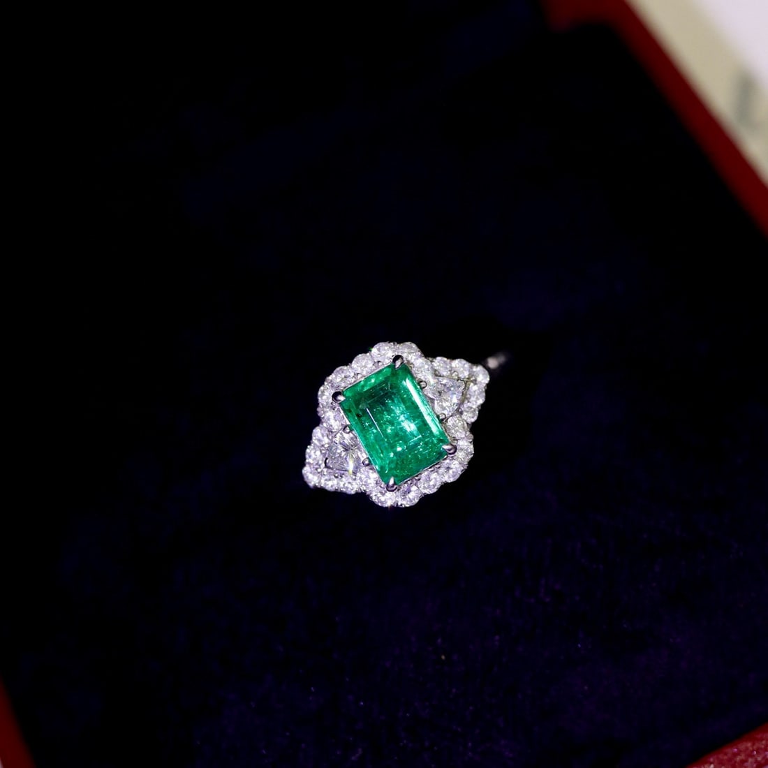 14k Gold 1.79 Ctw Vivid Green Natural Emerald & Diamond Ring - 8