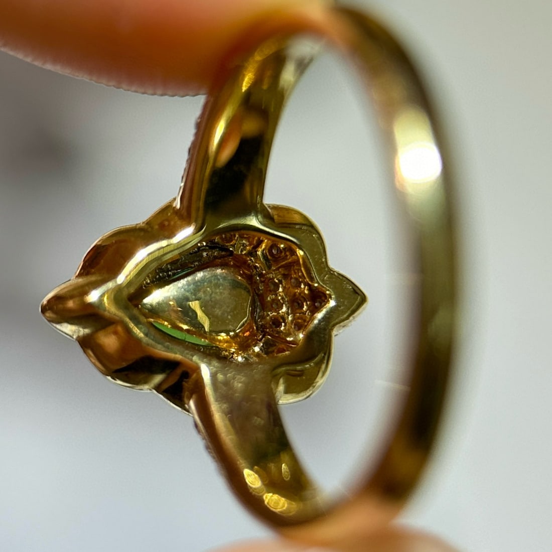 14k Gold 0.83 Ctw Vivid Green Natural Emerald & Diamond Ring - 5