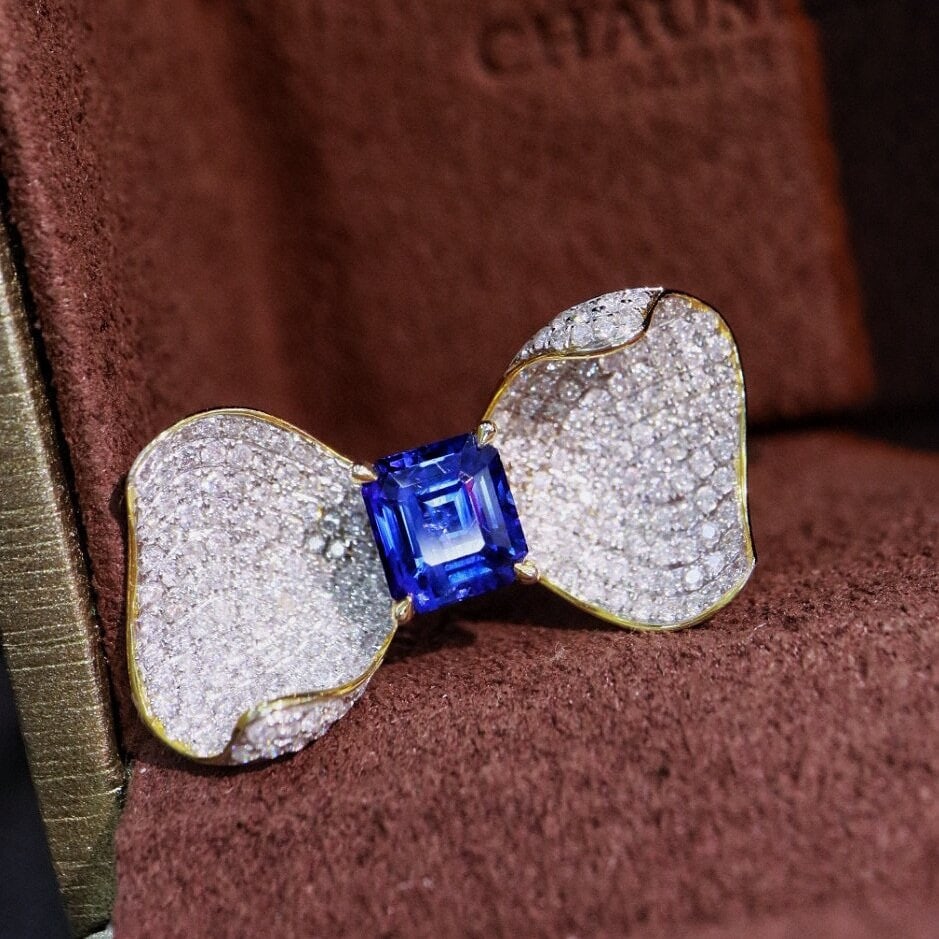 14k Gold 3.15 Ctw Natural Sapphire & Diamond Ring: Ref:230944003 // gold content:14k gold // ring size:7. 25us // // main gemstone:sapphire // shape:octagonal // carat weight:2. 05ct // color:blue // treatment:natural // // adjacent gemstone 2 :