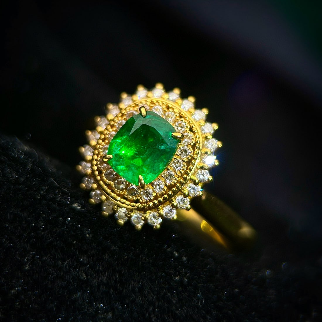 14k Gold 1.53 Ctw Vivid Green Natural Emerald & Diamond Ring - 2
