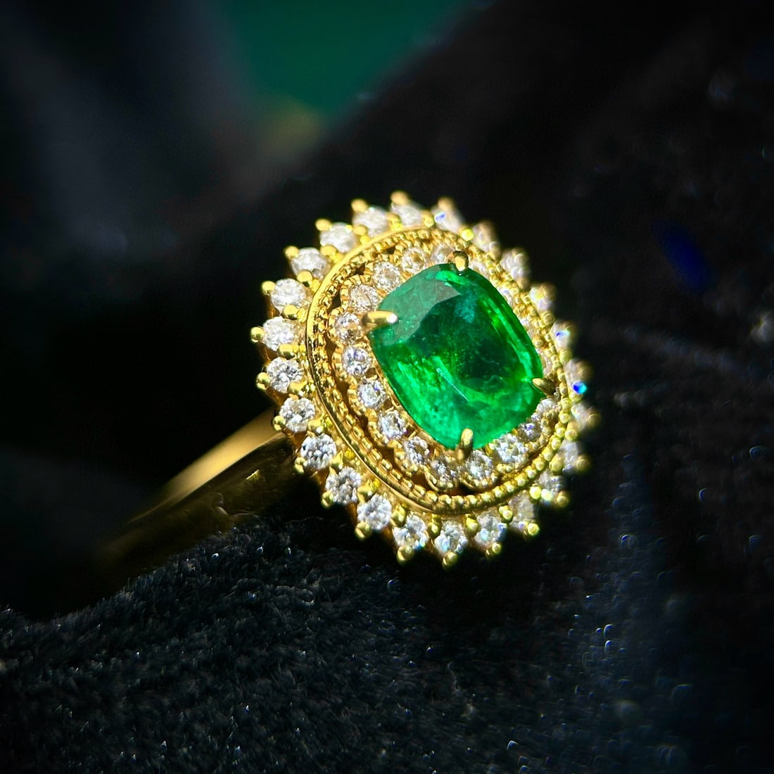 14k Gold 1.53 Ctw Vivid Green Natural Emerald & Diamond Ring - 3
