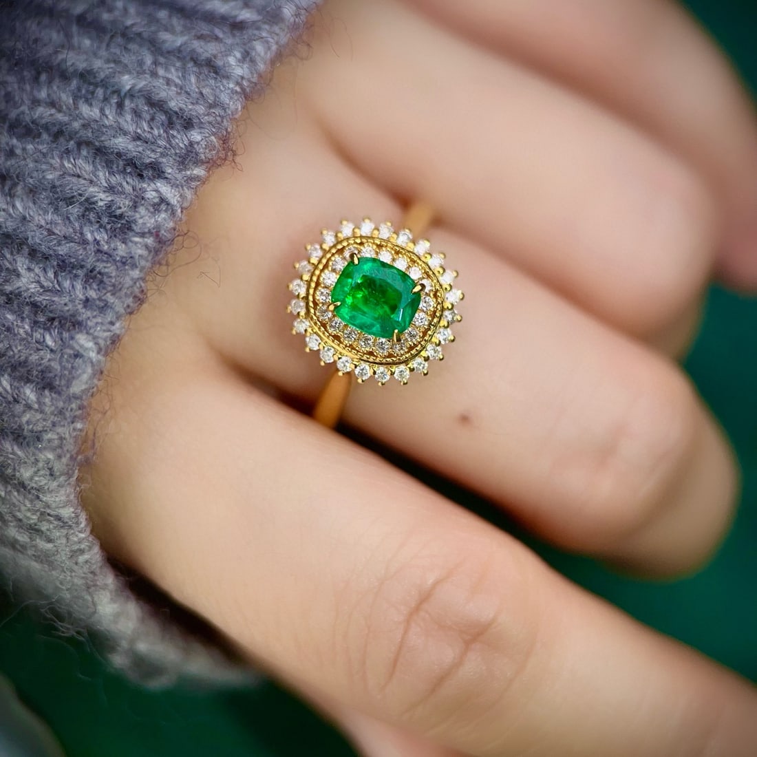 14k Gold 1.53 Ctw Vivid Green Natural Emerald & Diamond Ring - 4