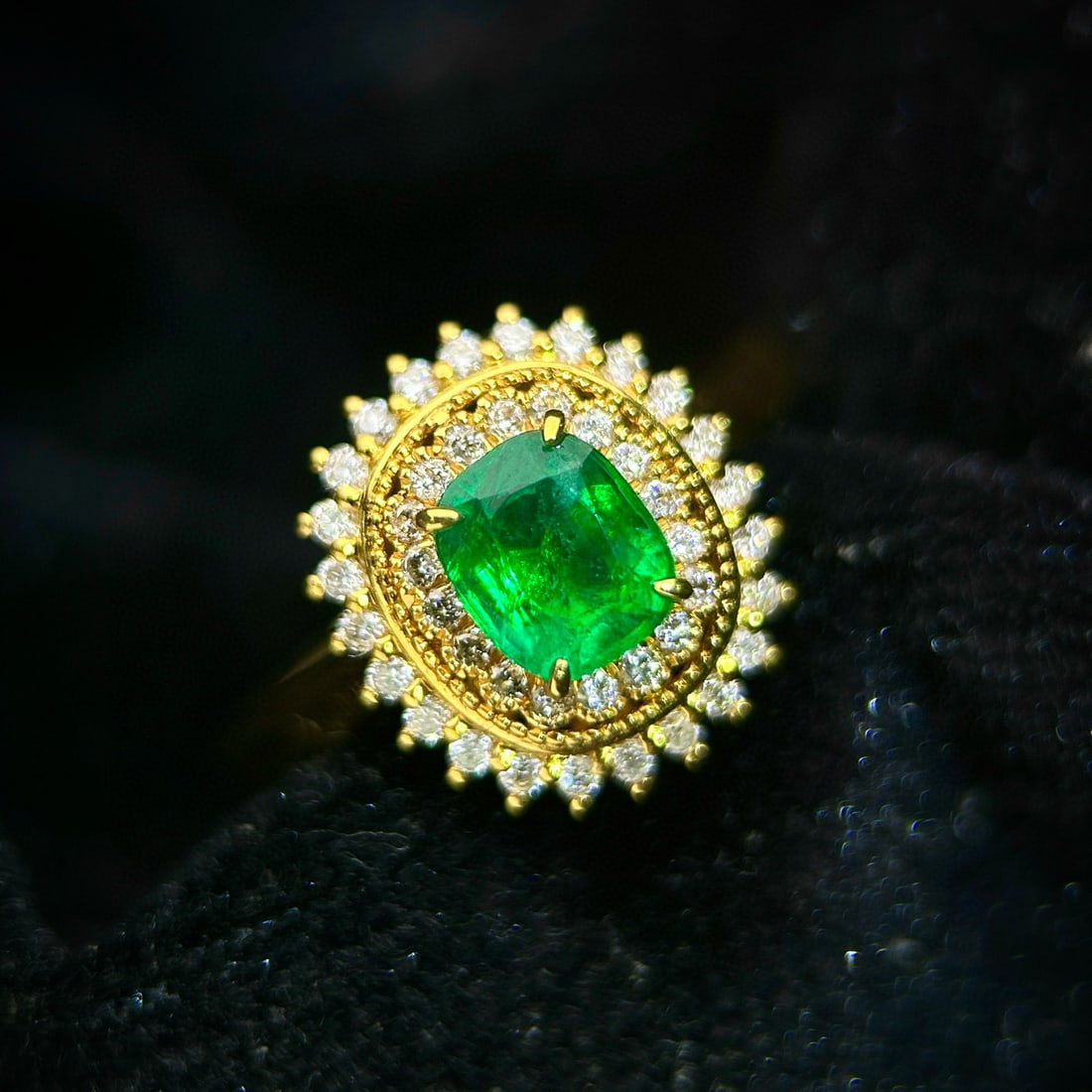 14k Gold 1.53 Ctw Vivid Green Natural Emerald & Diamond Ring - 5