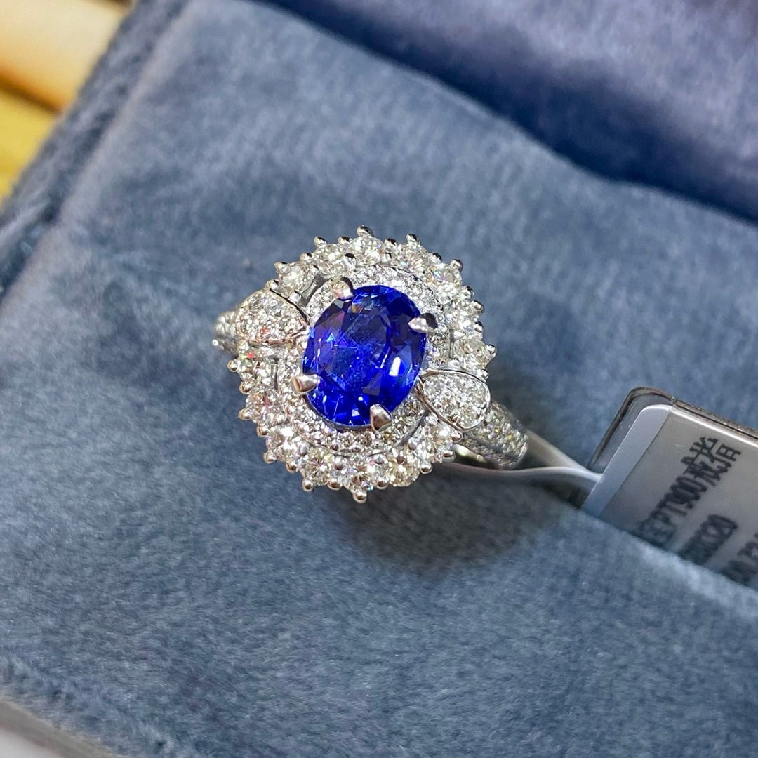 14k Gold 2.22 Ctw Vivid Blue Natural Sapphire & Diamond Ring - 3