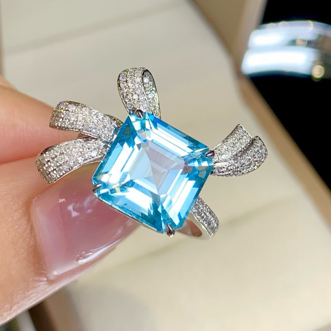 14k Gold 4.9 Ct Natural Aquamarine & Diamond Ring - 2