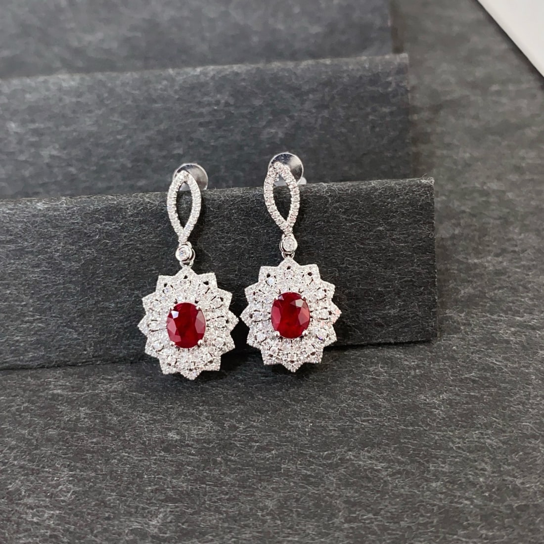 14k Gold 6.09 Ctw Natural Ruby & Diamond Jewelry Set - 5