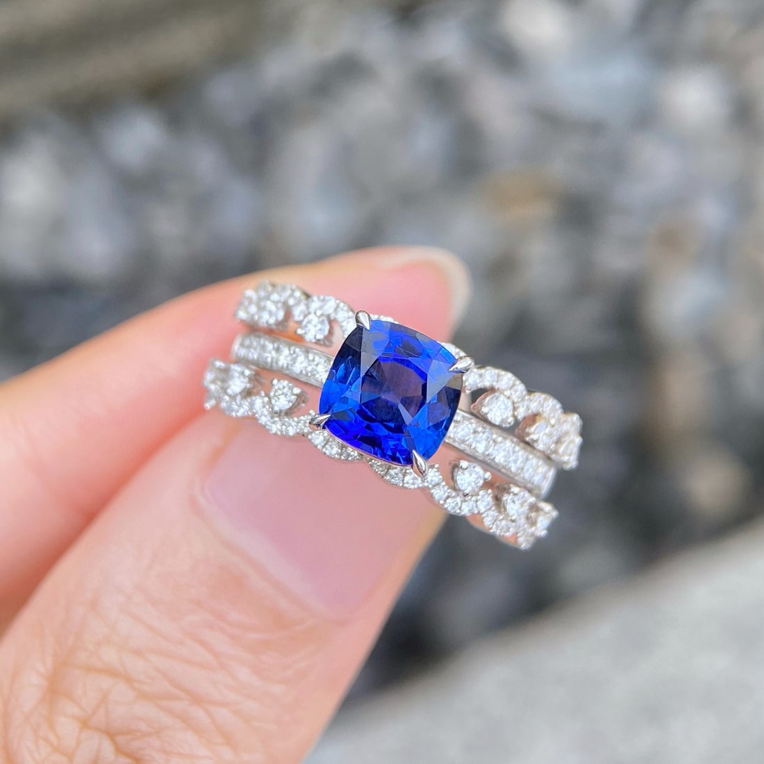 14k Gold 2.16 Ctw Natural Sapphire & Diamond Ring - 2